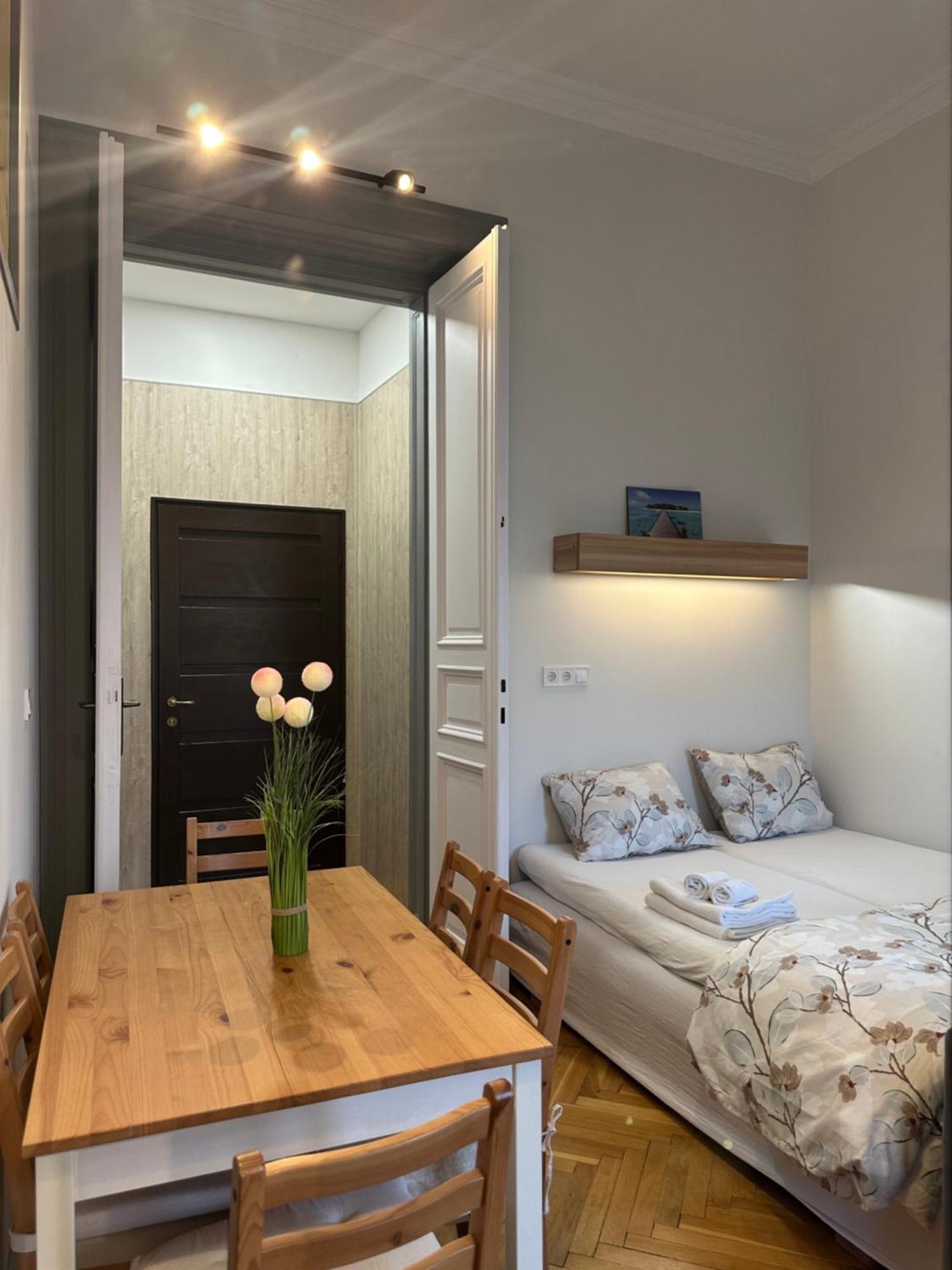Saffron Apartment City Center Panorama Balcony Budapest Exterior photo