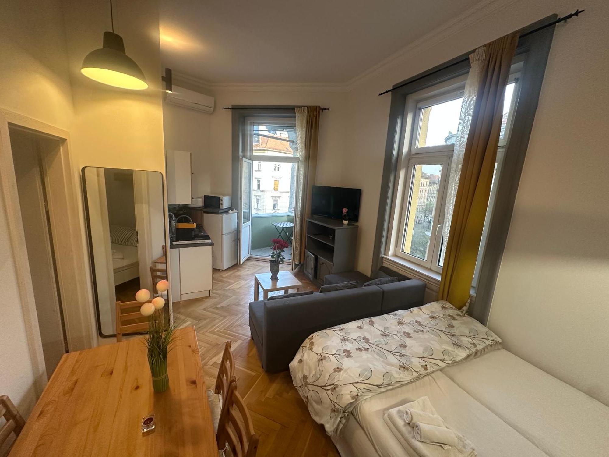 Saffron Apartment City Center Panorama Balcony Budapest Exterior photo